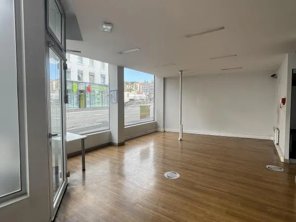 REF 12387- 6 RUE PIERRET - LOCAL COMMERCIAL