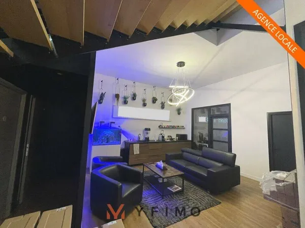 Bureau 151 m²