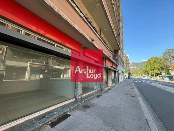 Local commercial 108 m²