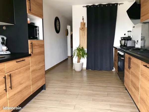 Location Maison 110 m² - 3 chambres - Terrain 450 m² - Saint-Dézéry