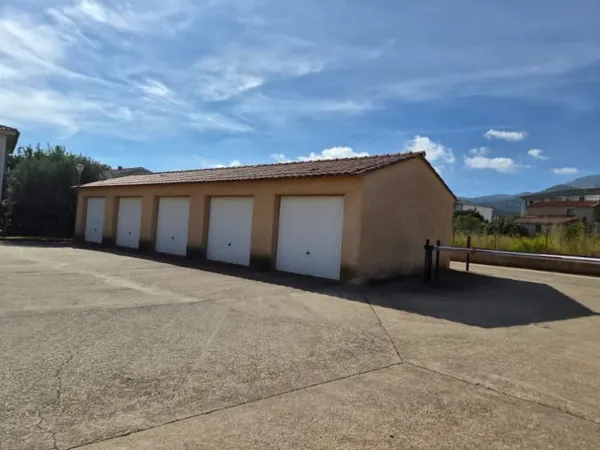 Parking/Garage/Box