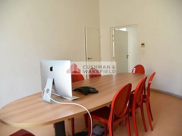 Bureau 207 m²