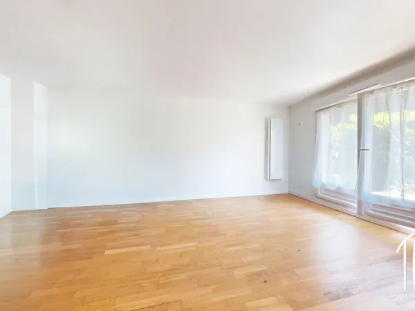 APPARTEMENT 2 PIÈCES 47 m² - JARDIN - PARKING - THIAIS - COMMERCES - TRANSPORTS