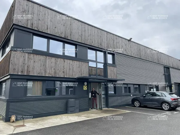 Bureaux 198 m²