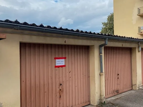 Garage à louer
