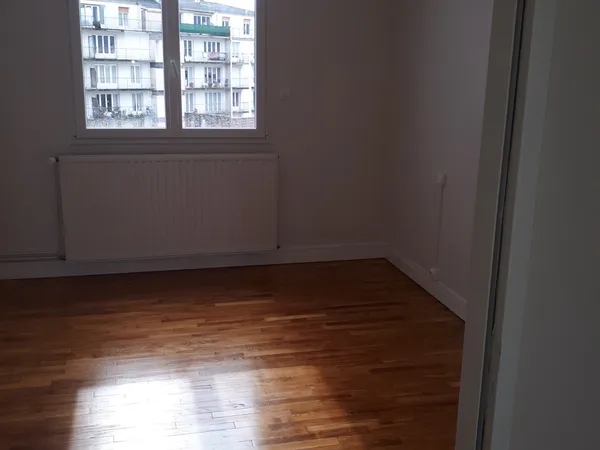 Loue appartement 67m² La Roche-sur-Yon - 3 chambres libre au 1er août