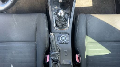 Renault Megane 1.2 TCe 115 - Limited – 2015 – 104500 km – Essence – Boîte Manuelle — photo 13