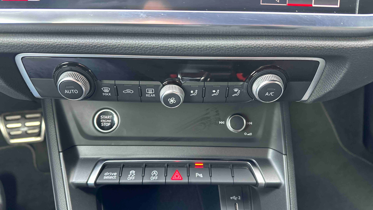 Audi Q3 35 TDI 150 ch S tronic 7 — photo 17