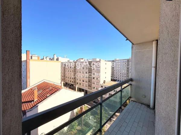 VILLEURBANNE - CHARPENNES / RÉPUBLIQUE - T2 AVEC BALCON ET GARAGE