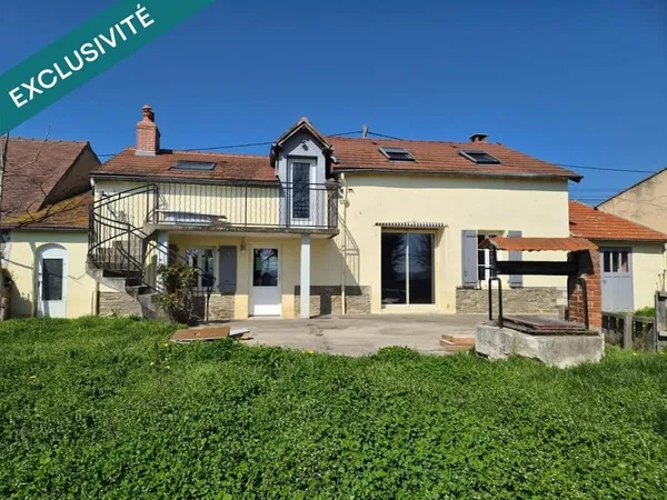 Très belle maison avec grange, carport et vue