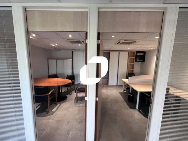 Bureaux 198 m²