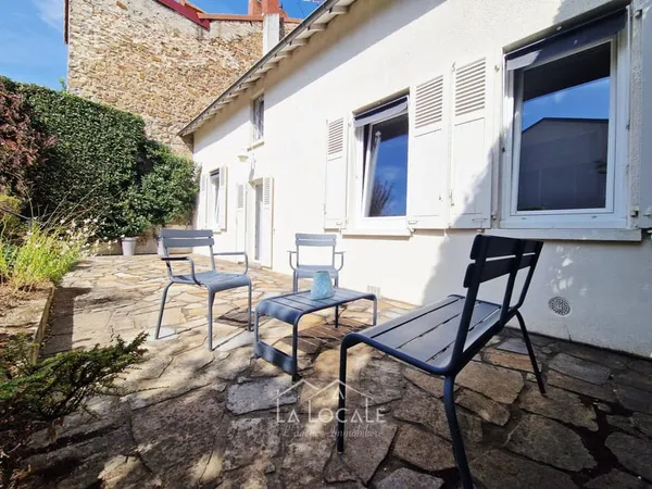 LIMOGES A VENDRE MAISON DE CARACTÈRE DE 141 m2 AVEC GARA