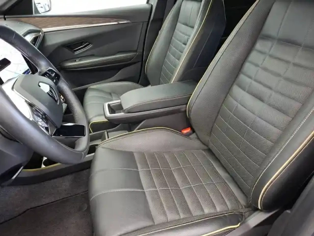 Renault Megane e-tech ev60 220 ch super charge — photo 12