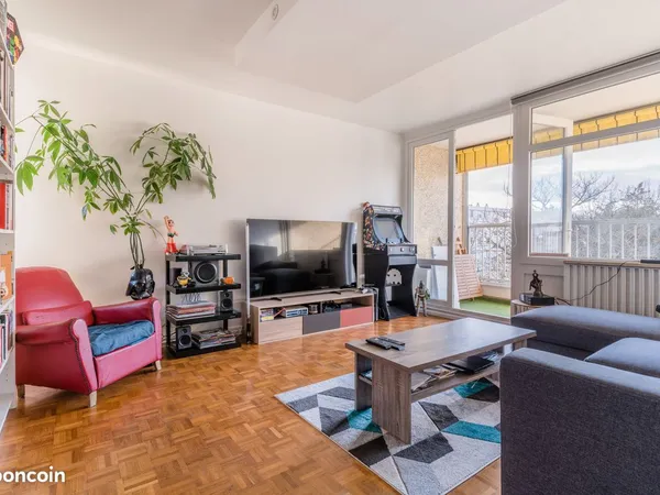 T2 lumineux 50 m² avec balcon, parking et cave - Caluire, Le Vernay