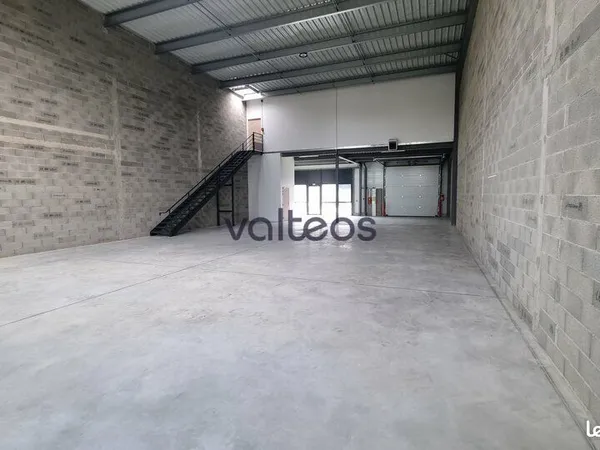 LOCAL D'ACTIVITE 378 m² FENOUILLET