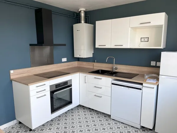 Loue appartement centre historique Reims 4 pièces avec parking- Disponible début Juillet 2026