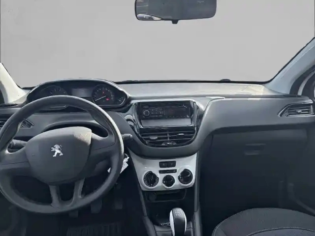 Peugeot 208 puretech 68ch bvm5 — photo 8