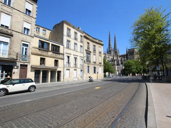 Local professionnel 165 m²