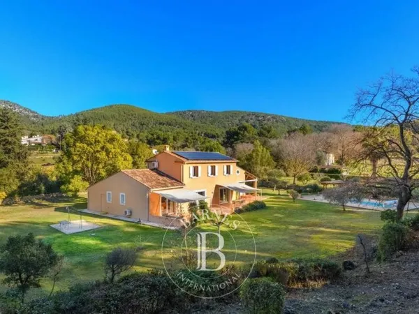 Villa 5 pièces 180 m²