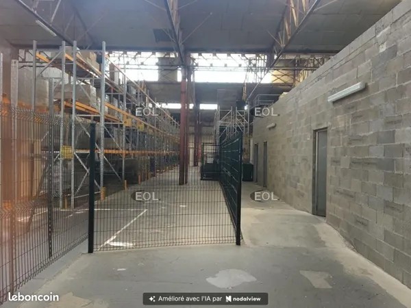 Local industriel 1 444 m²