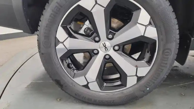 Dacia Bigster hybrid-g 150 4x4 — photo 31