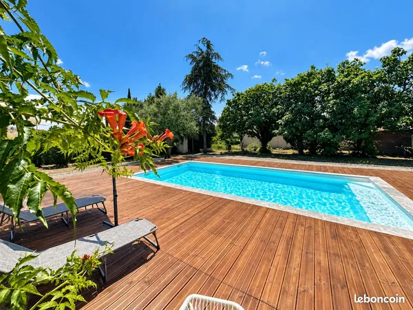 Le Muy - Maison 5 pièces de 130 m² avec piscine, grand terrain