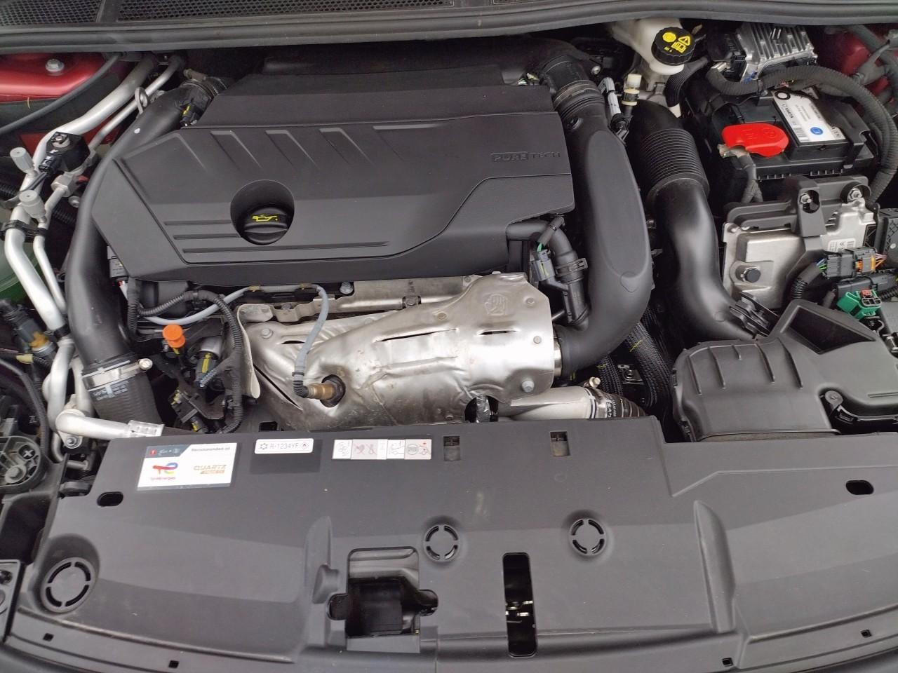 Peugeot 408 phev 225 e-eat8 gt — photo 15