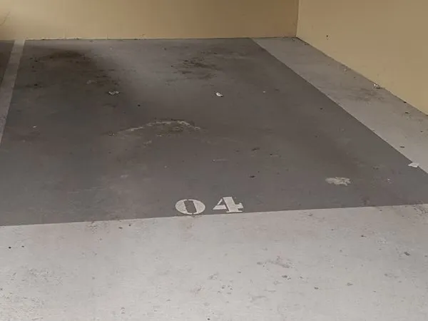 À louer - Place de parking sécurisée en sous-sol - Colombes