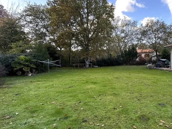 Terrain 730 m²