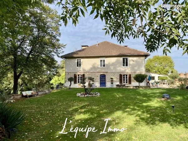 Maison 8 pièces 298 m²