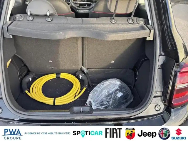 Fiat 500 e 118ch (red) my25 — photo 6