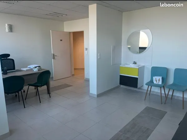 À louer - Local professionnel de 100 m² à Chenôve - Idéal professions libérales, médicales et paramé