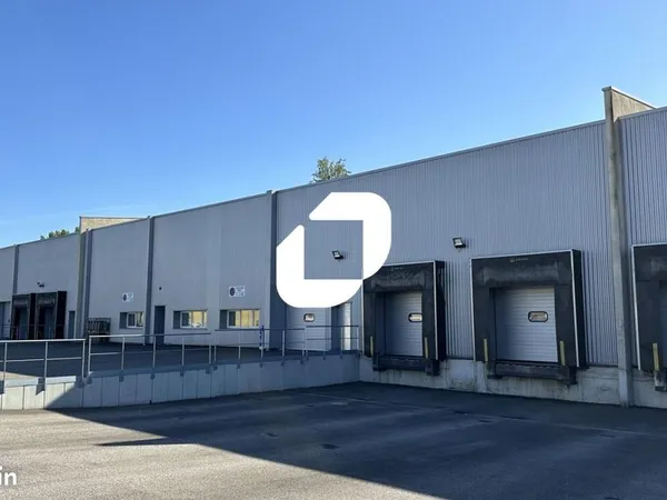 Local industriel 1 941 m²