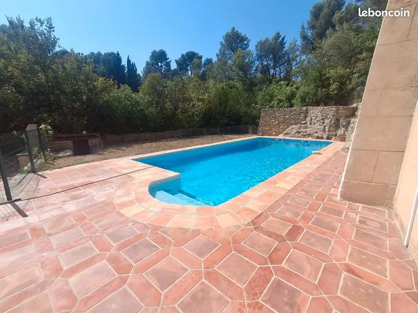 La Treille-chambres à la location dans villa avec piscine