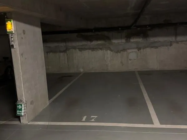Place de parking sécurisée aux Lilas, accès facile