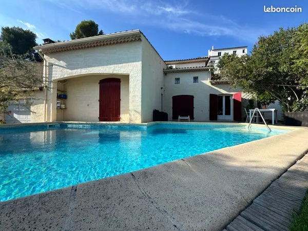 Villa t4 avec piscine et garage les pennes Mirabeau