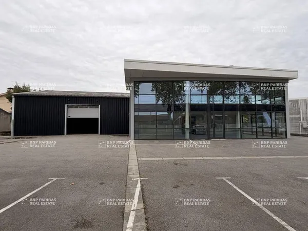 Local d'activité 630 m²