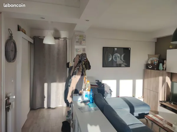 T2 meublé de 42 m² — Vue dégagée, idéalement situé (Saint-Étienne / Haut de Villeboeuf)