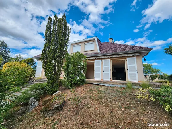 Propriété 5 pièces 145 m²