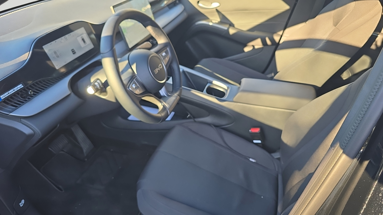 BYD Dolphin G 1.5 DM-i PHEV 212 ch — photo 9