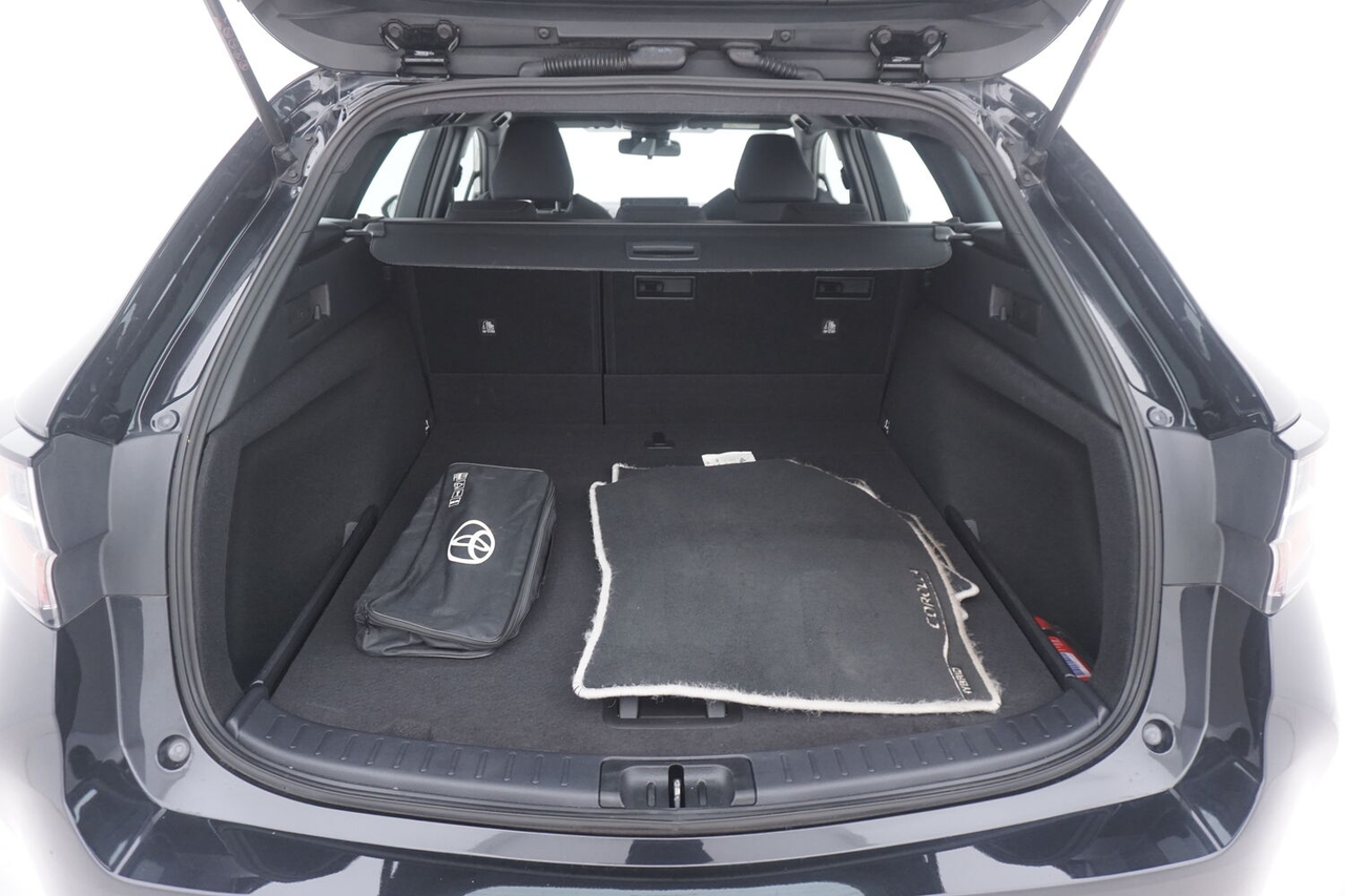 Toyota Corolla Touring Sports — photo 13