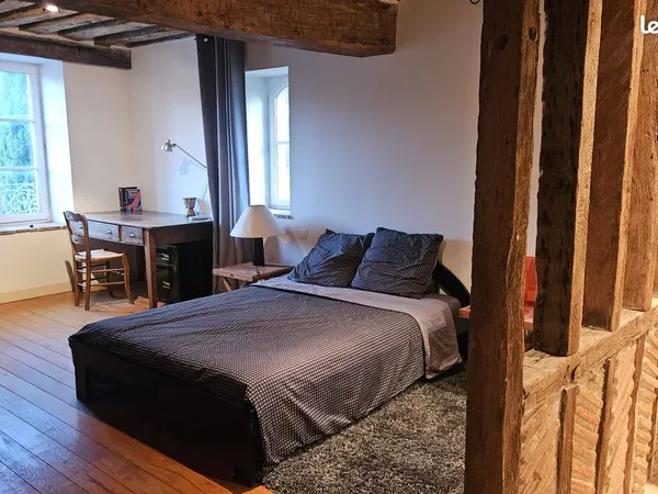 Chambre 26 m² face Lycée Charles Péguy Orléans