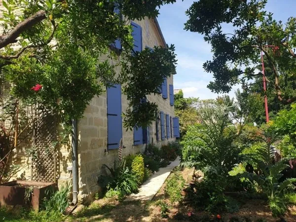 Maison de Maître en centre bourg très dynamique