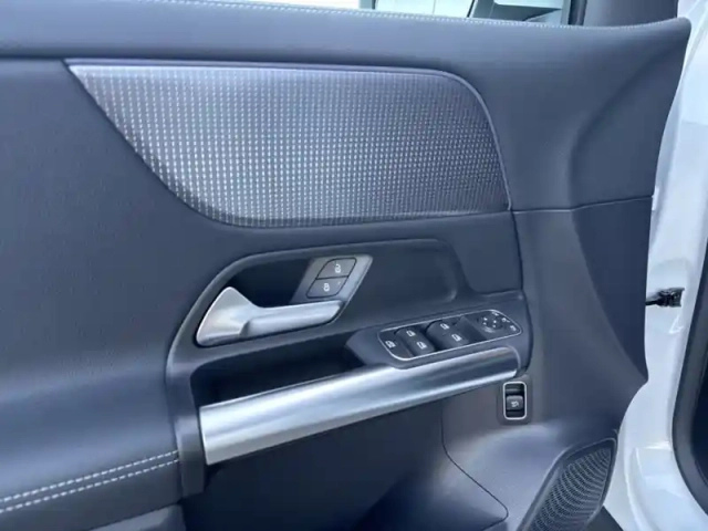 Mercedes Eqa 250+ edition — photo 11