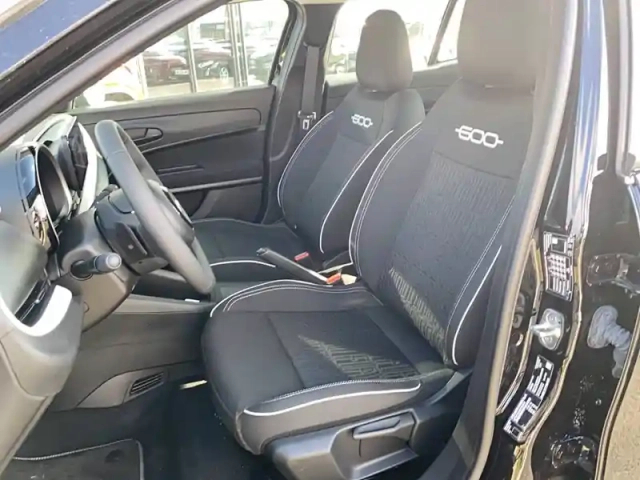 Fiat 600 1.2 hybrid 136ch dct6 — photo 38