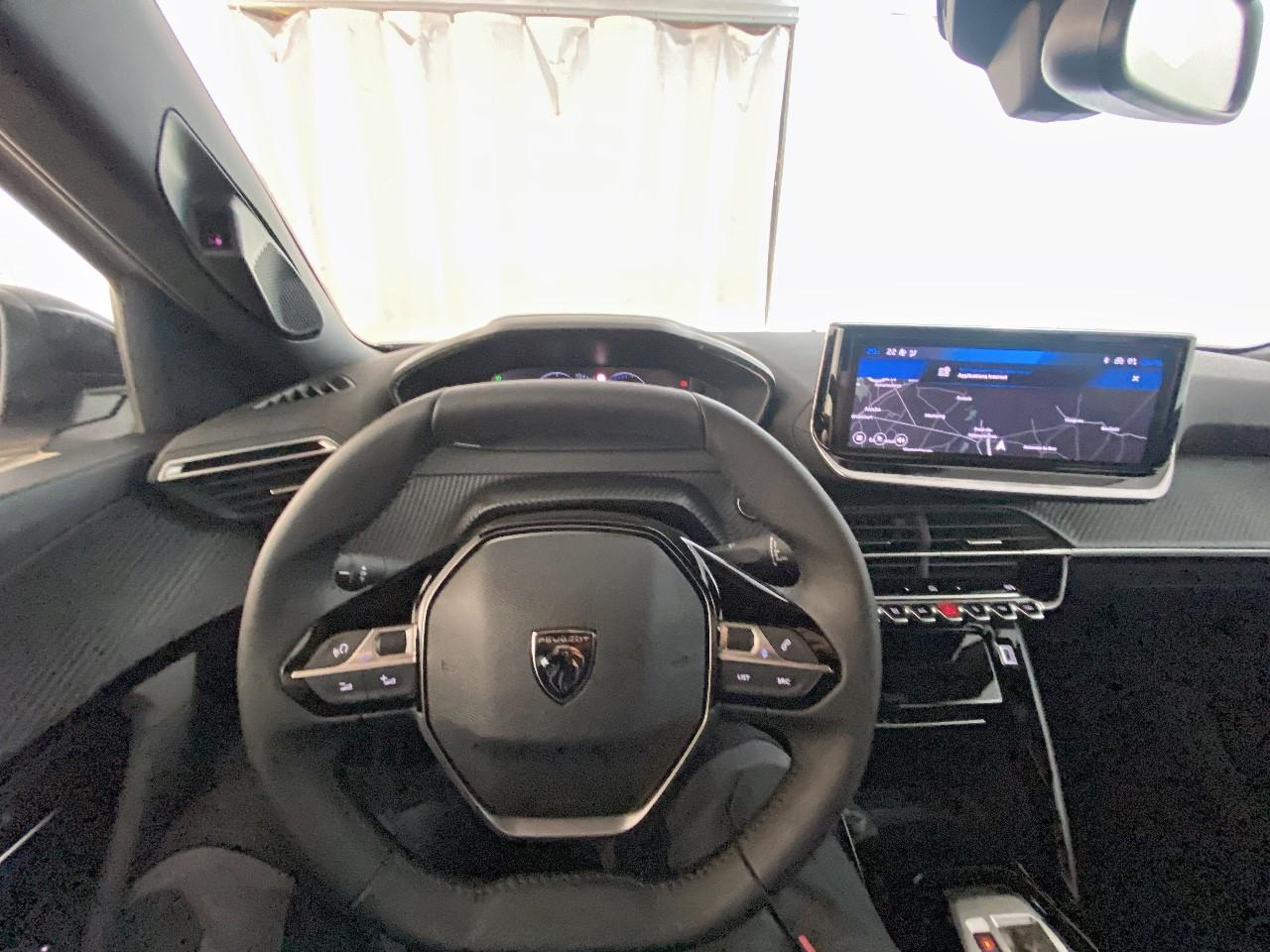 Peugeot 2008 hybrid 145 ch e-dcs6 allure — photo 12