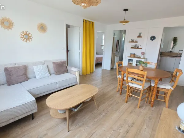 Studio 4 pièces 70 m²