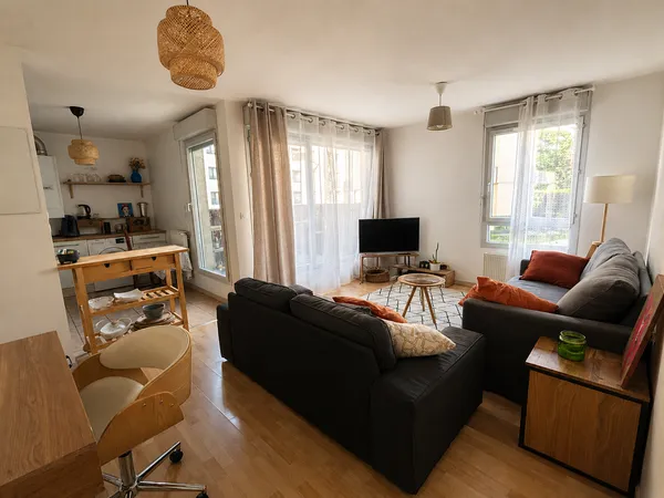 T2 43 m² ? Au pied Métro Laennec ? Garage + Balcon ? Calme e