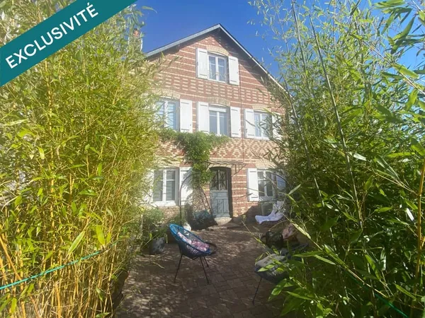 Maison 84m², 3 chs, 3 niveaux, centre bourg Briouze