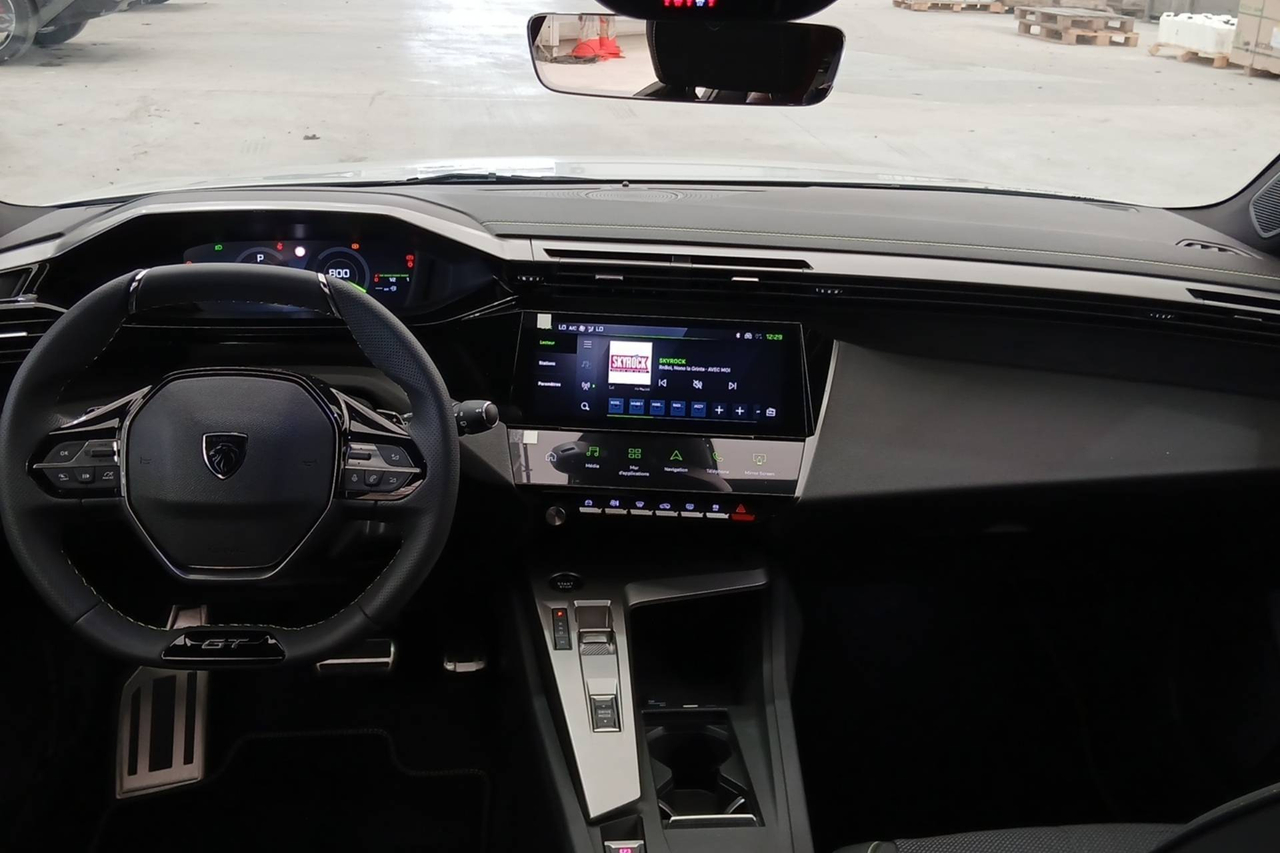 Peugeot 308 — photo 12